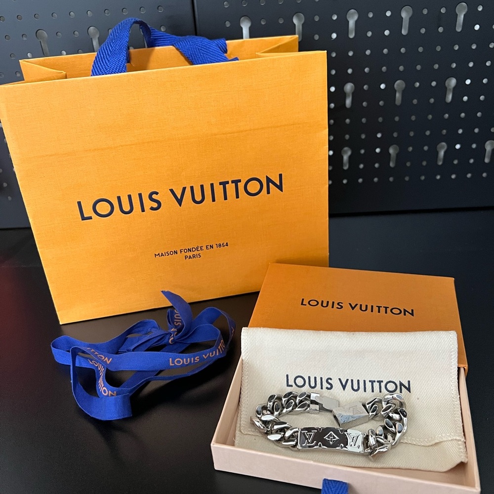Louis Vuitton Monogram Chain Bracelet Unisex